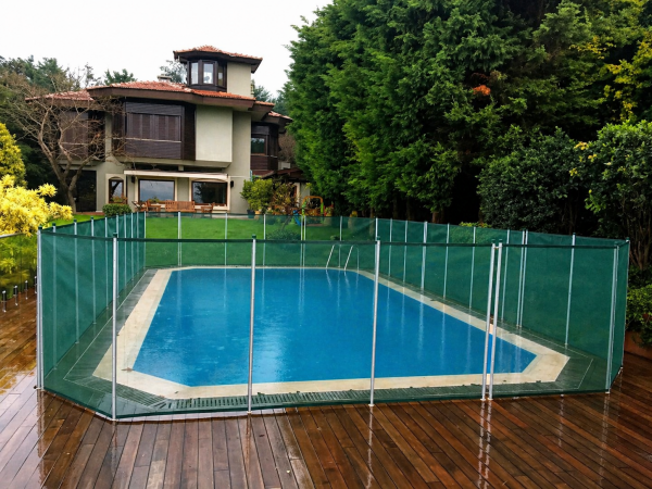 Havuz Güvenlik Bariyeri