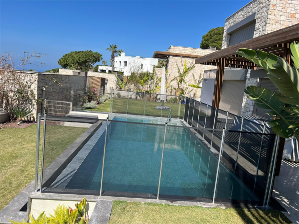 Havuz Güvenlik Bariyeri